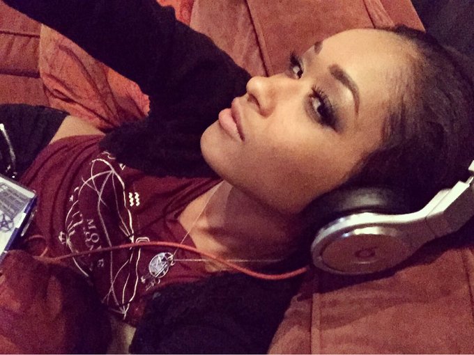 Spending my Saturday night in the studio writing. 🤘🏽 https://t.co/JdFCdFRhCb