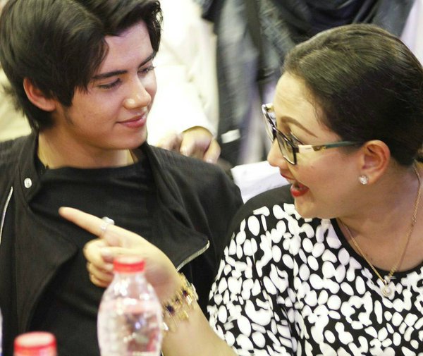 Ademm liat yg ini.. <a href="/alysyarief/">Aliando Syarief.</a> @aliando26 <a href="/27tigeresi/">Tengku Resi Refado</a> ♥♥