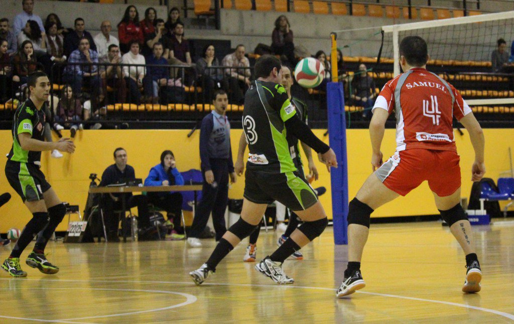 ClubVoleibolZGZ's tweet photo. El @ClubVoleibolZGZ logra una importante victoria 3-2 frente al @volei6 Manresa en Primera… https://t.co/k8A0FApzJb https://t.co/2EkK3CDQtI