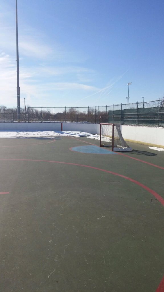 TerrorMachines's tweet image. TM Viper went to play some hockey in south jersey.....but forgot about something important #outdoorrink #NHLAllStar