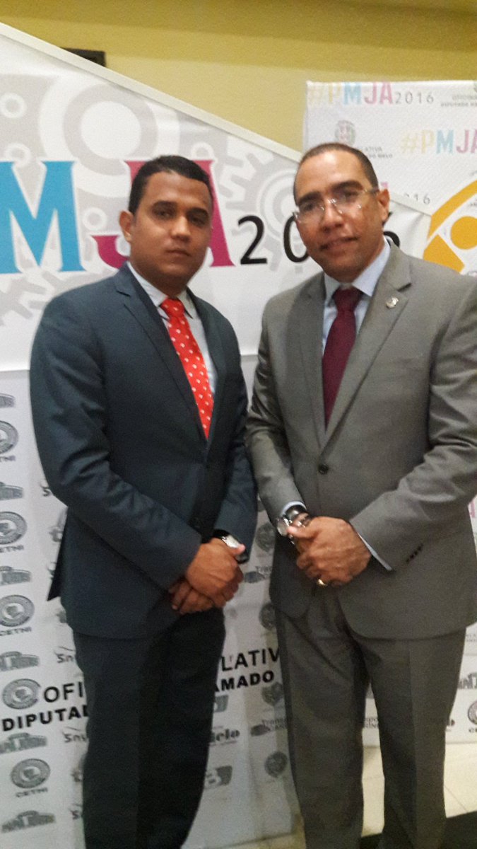 Hamletamadomelo's tweet photo. Un gran honor poder contar con amigos como @jorgeluisrd1, gracias el apoyo. @JuventudHamlet
#PMJA2016 https://t.co/o9R6YOjH2k