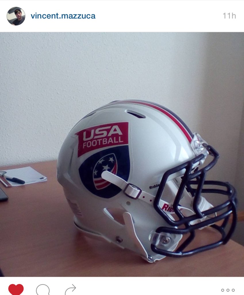 vincent_mazzuca's tweet photo. Got my helmet &amp; gear. Ready for practice. #USAfootball #IB2016 #Football https://t.co/IKDO6wC5pN