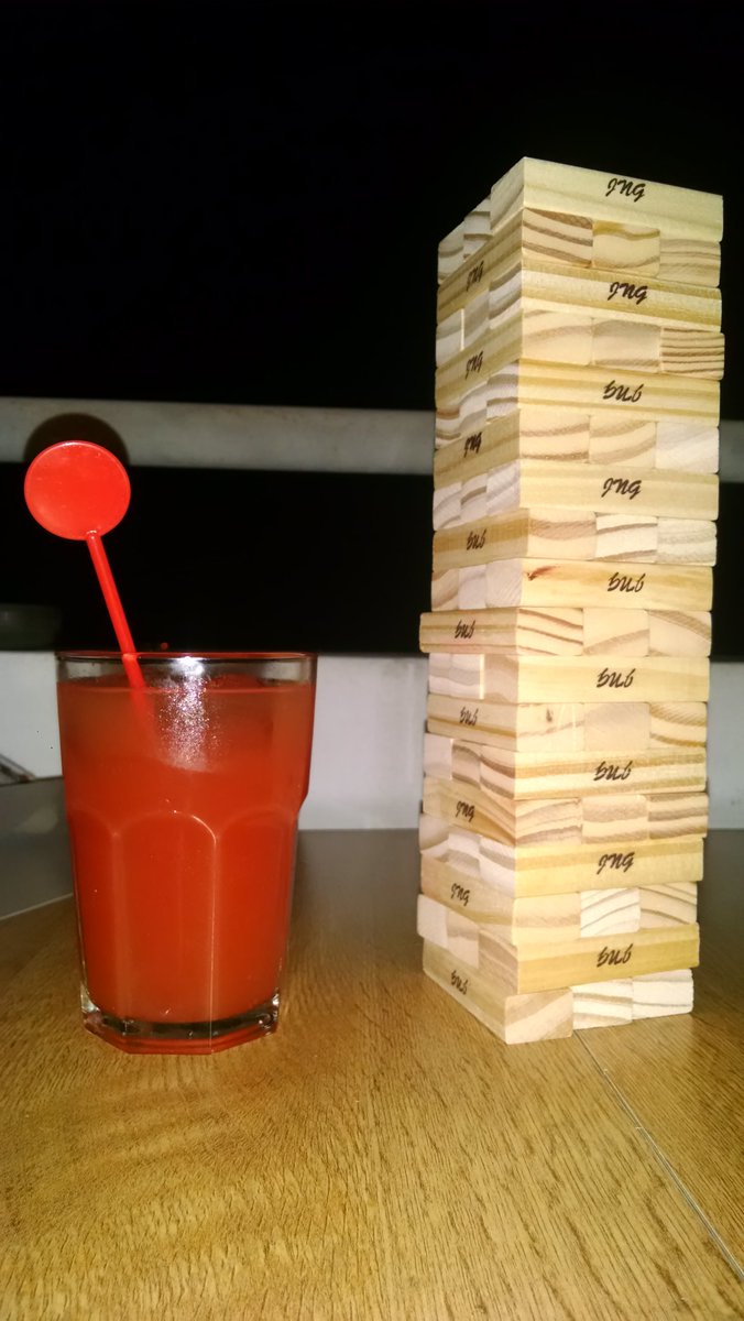 Vabalgu's tweet photo. #Amigas #NocheSabadoEnCasa #Jenga #Tragui @cintia_110 @MLPetterino https://t.co/w73nKu8jwI