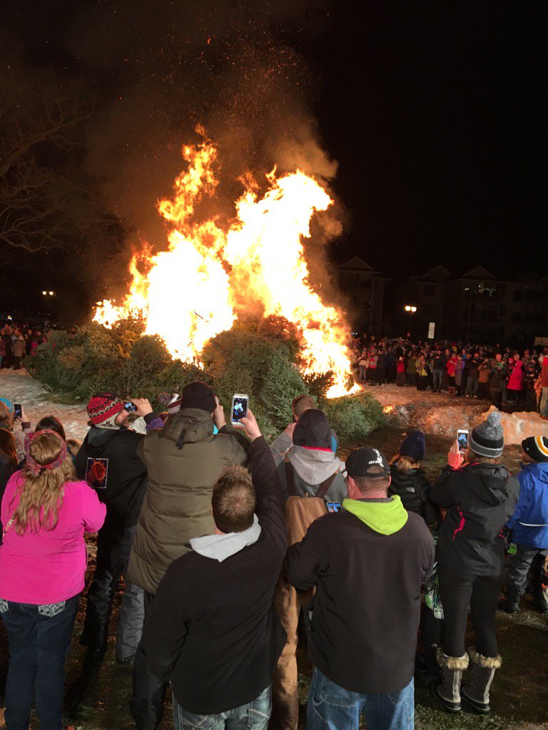 BojiWinterGames's tweet photo. Burning of the Greens @BojiWinterGames https://t.co/MrMZykZWqo