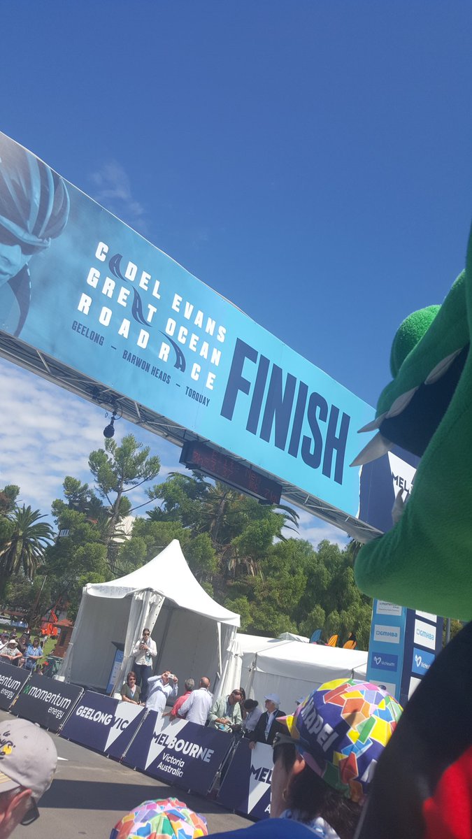 Prime position!@CadelRoadRace <a href="/CrikeyCadel/">Crikey Cadel</a> <a href="/BMCProTeam/">夢精</a>