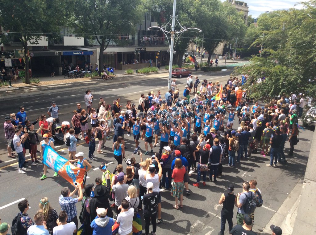 JOY949's tweet photo. Melbourne Front Runners @midsumma #pridemarch #94DaysJOY https://t.co/ESUGuvU62d