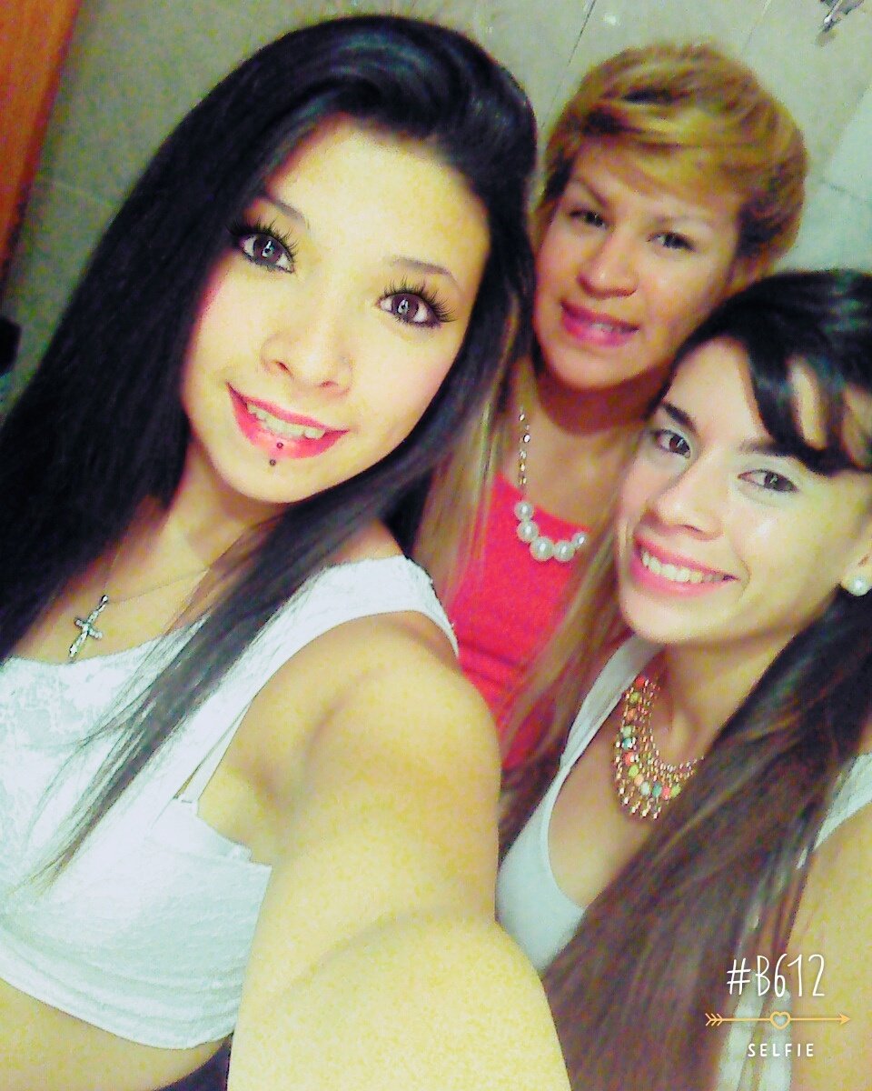MaiMicaela1's tweet photo. Siempre que ellas salen pompen con lo nuevoย
Tienen el combo de malianteย
Invirtiendo en botelleoย ๐ถ
#Puntaaa ๐ท๐ฌ๐ธ๐๐๐ https://t.co/3ZePSSaJk3