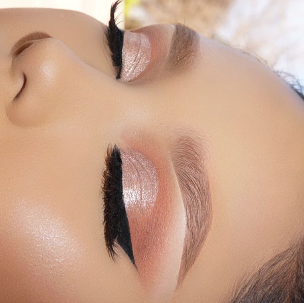 ABHcosmetics's tweet photo. Brows 😍 @babyveemarie
BROWS: Carmel #DIPBROW + Tinted Brow Gel
EYES: #ShadowCouture #ABHshadows https://t.co/0X2NQ22FEy