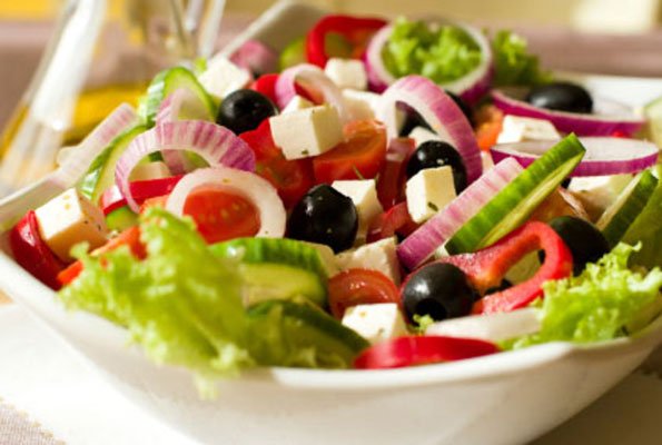 DailyMonitor's tweet image. Greek Salad, prepared in only two steps. The recipe: bit.ly/20fftO9
#MonitorLife