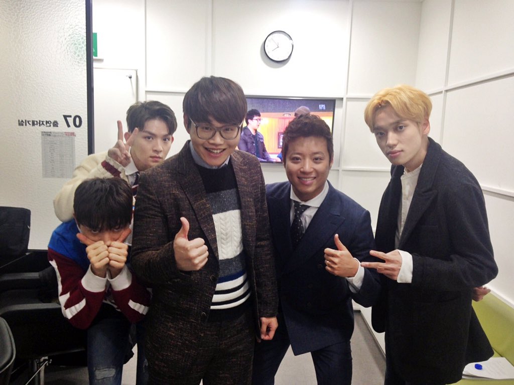TEEN_TOP's tweet photo. 31일 KBS2 ’개그콘서트’ 에 니엘, 리키, 창조가  ‘호불호’ 코너에 등장합니다! 틴탑의 에피소드가 궁금하시다면! 일요일 밤에 만나요~:) https://t.co/zB3jFEUj58