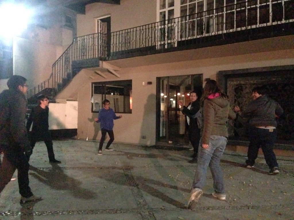 GDGPolymerMX's tweet photo. Primera actividad de noche para los developers en el #PolyHackMx https://t.co/lAkgDJeB34