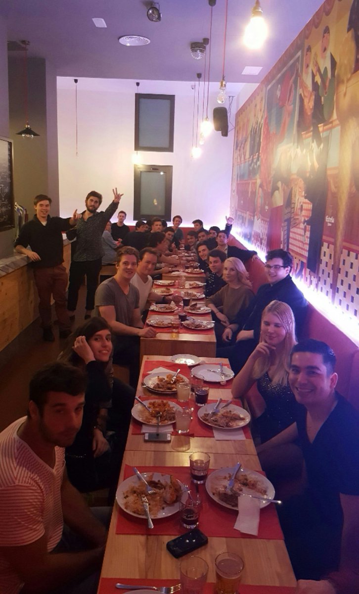 We have a great dinner!!🍒🍗🍰🍜🍲🍻❤🔥