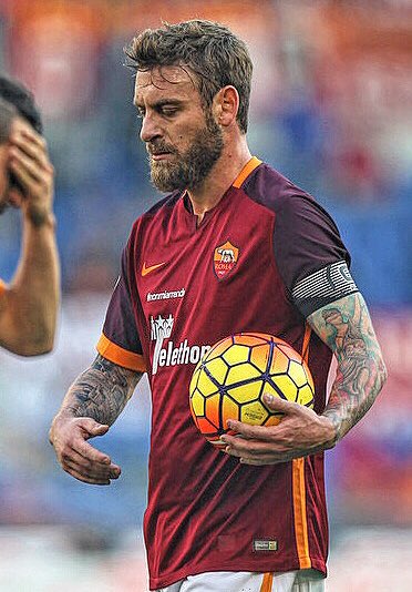 FootballFactly's tweet image. Daniele De Rossi. One club man, lived the dream.