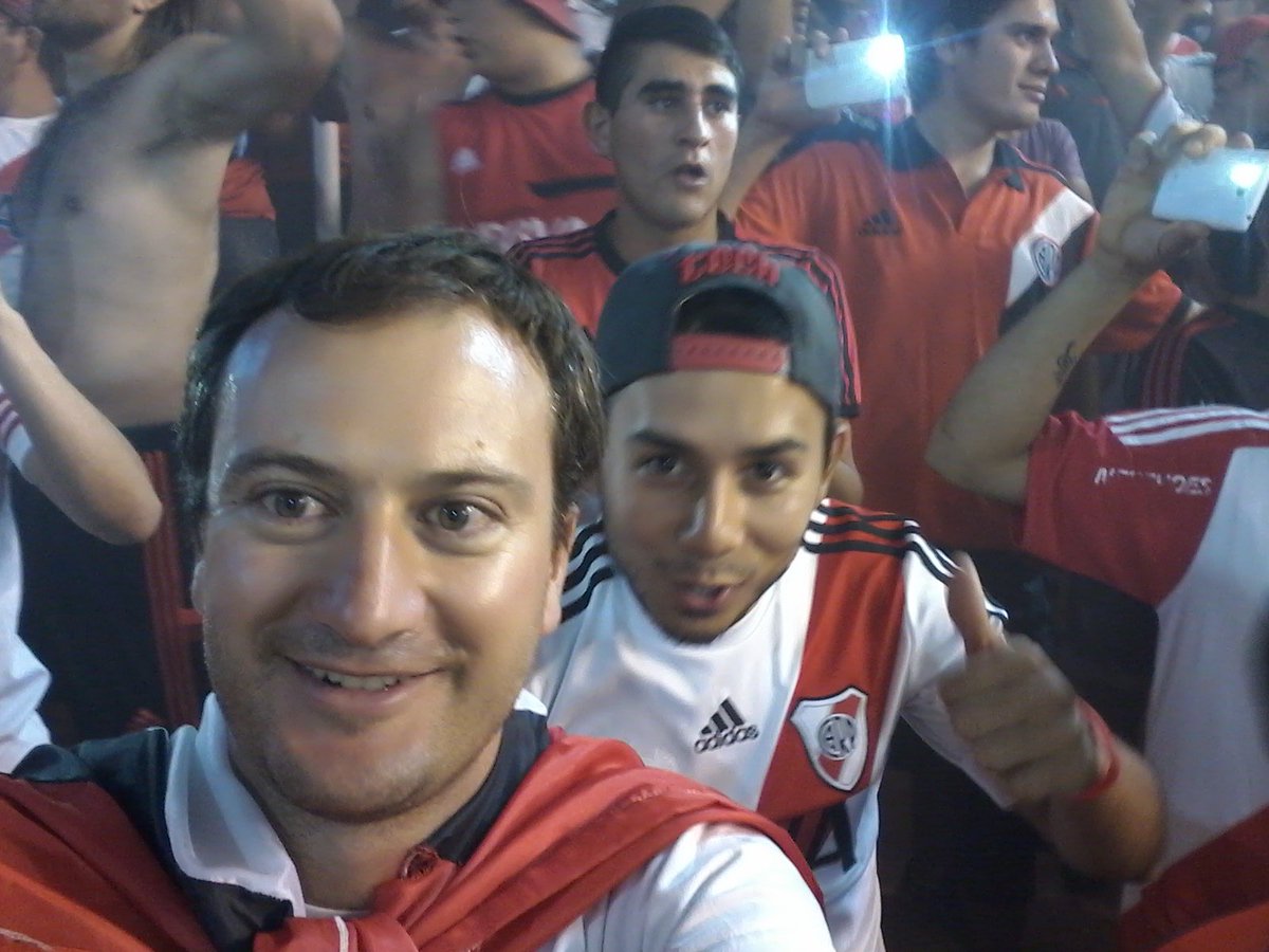 rogerwinesok's tweet photo. Que lindo es volverte a ver. Mendoza es de River. #bosteroLTA #yoteviabandonar #1a0 https://t.co/6bNFD1RjI3