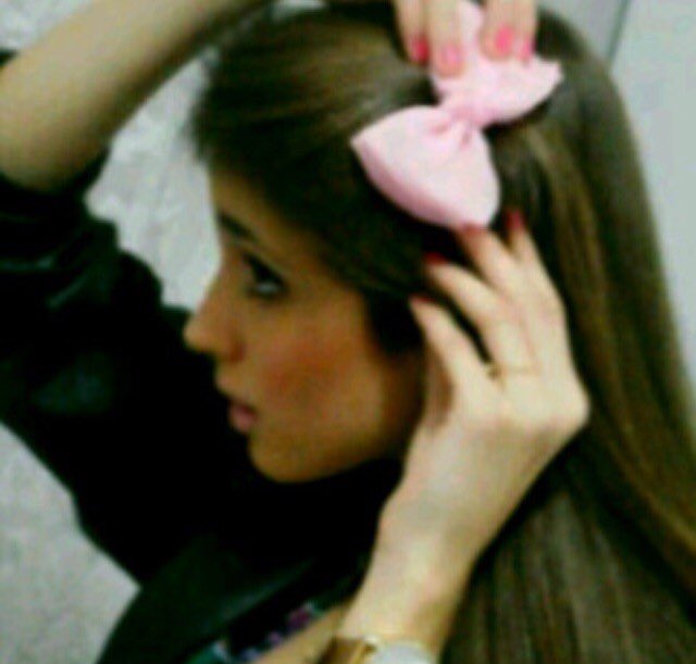 لا شيء أجمل من أن تكون مُنفرداً بقلبك ، لا أحد يعبث به ولا تحن لأحد .. 🌸🍃
-
#صباح_الخير .. 💋✋🏼