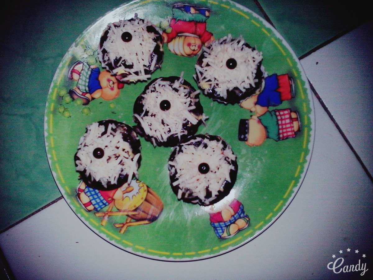 DeviAsyifa23's tweet photo. Brownies keju 🍰🍴 https://t.co/p9l3YqcQ8b