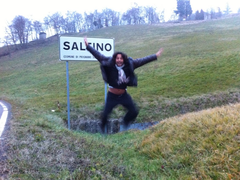 FlamingShoeBlog's tweet photo. Nomi buffi di paesi. #ontheroad #holiday in #Italy #Saltino https://t.co/Mm9lF2ZTFW