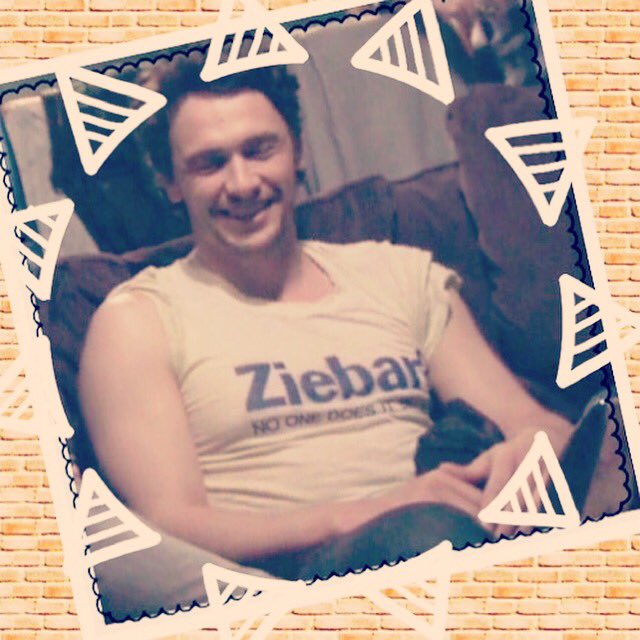 Cliff1Francesca's tweet photo. #jamesfranco #jamesfrancotv #inspiration @jamesfrancotv #bemyvalentine Hey a girl can dream, can't she? https://t.co/H0IIpaTwAF