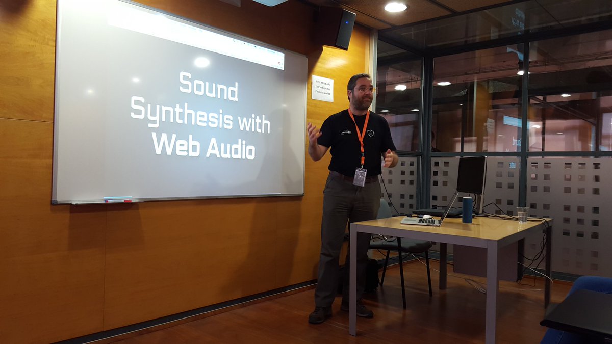 wizardofjoz's tweet image. Let&apos;s take a fun musical break from the Angular stuff. #angularcamp @angularcamp #audioapi