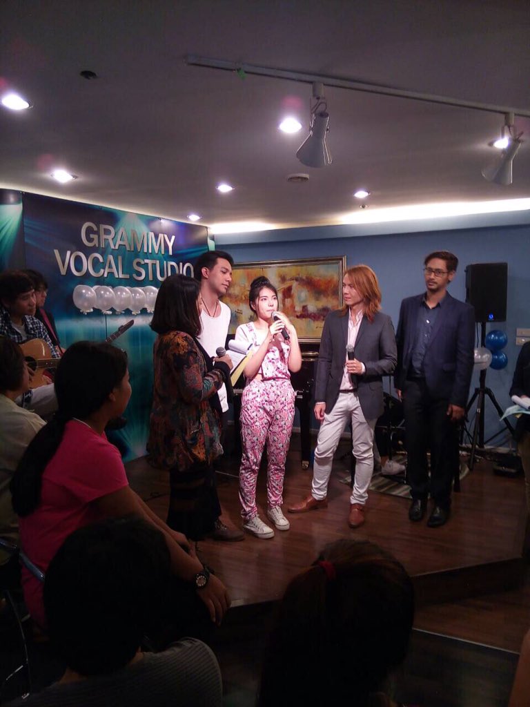Framets8_FC's tweet photo. บรรยากาศงาน Open House G VOCAL STUDIO 
วันนี้เฟรมร้องเพลง เชือกวิเศษ ให้น้องๆมาในงานฟังฮะ

Credit : คุณโก้ 🙏🏻😍😘 https://t.co/hIqSpVktkX