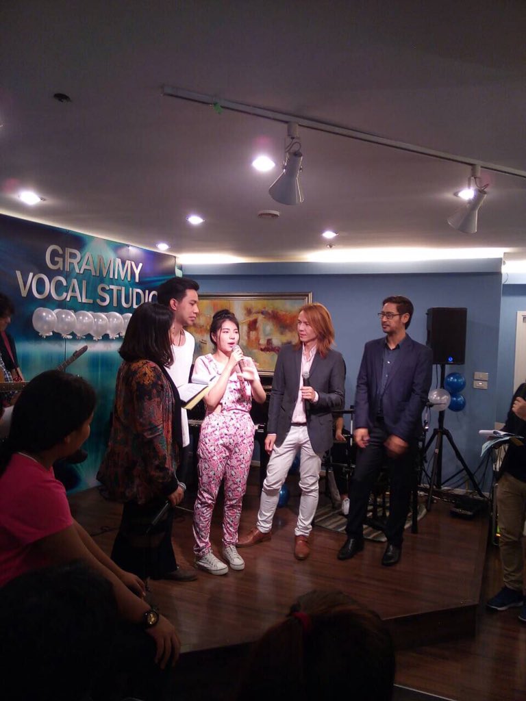 Framets8_FC's tweet photo. บรรยากาศงาน Open House G VOCAL STUDIO 
วันนี้เฟรมร้องเพลง เชือกวิเศษ ให้น้องๆมาในงานฟังฮะ

Credit : คุณโก้ 🙏🏻😍😘 https://t.co/hIqSpVktkX