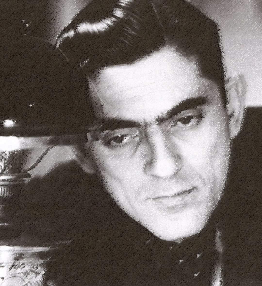 ''Ayrılık diye bir şey yok, bu bizim yalanımız. Sevmek var aslında, özlemek var, beklemek var.''

Ümit Yaşar Oğuzcan