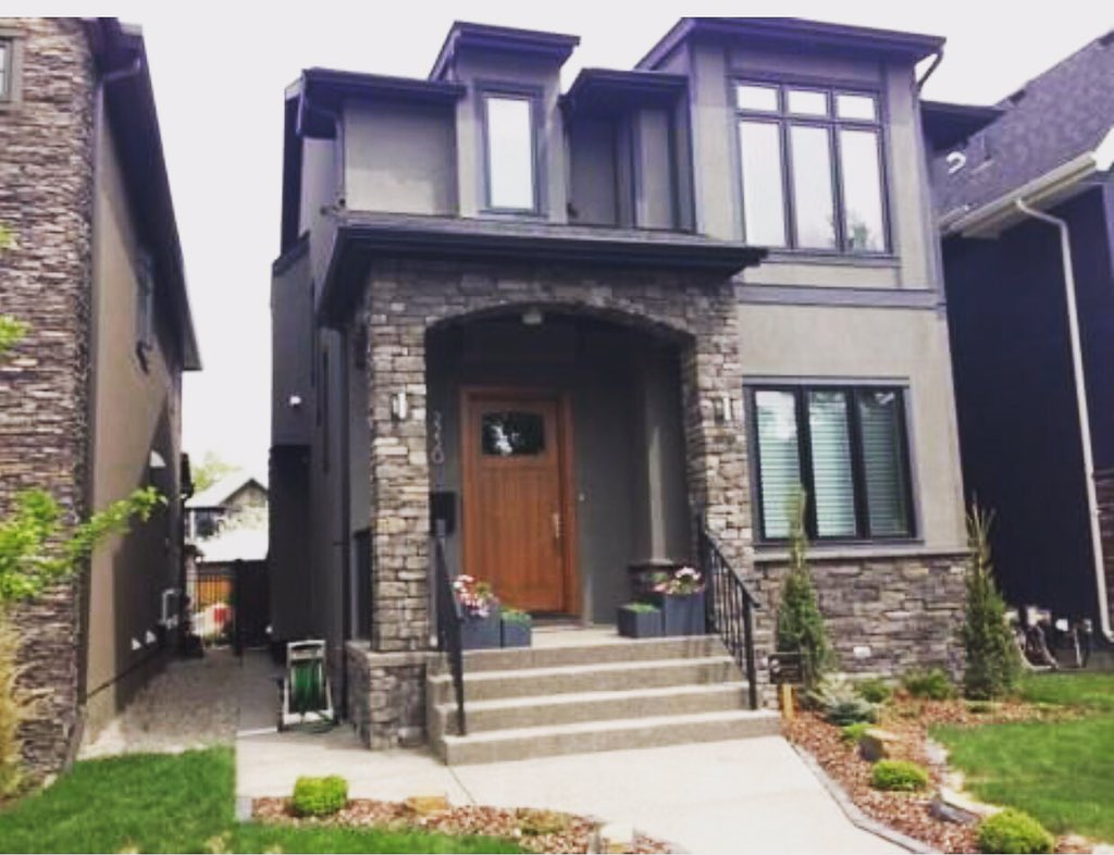 CalgaryParging's tweet photo. Stucco and stone jobs Calgary, eifs and tradition stucco installation #stucco #eifs #parging #calgaryparging https://t.co/IEj8uEVNG8