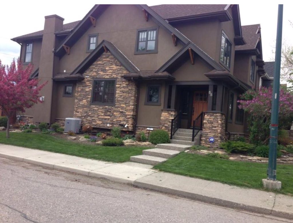 CalgaryParging's tweet photo. Stucco and stone jobs Calgary, eifs and tradition stucco installation #stucco #eifs #parging #calgaryparging https://t.co/IEj8uEVNG8
