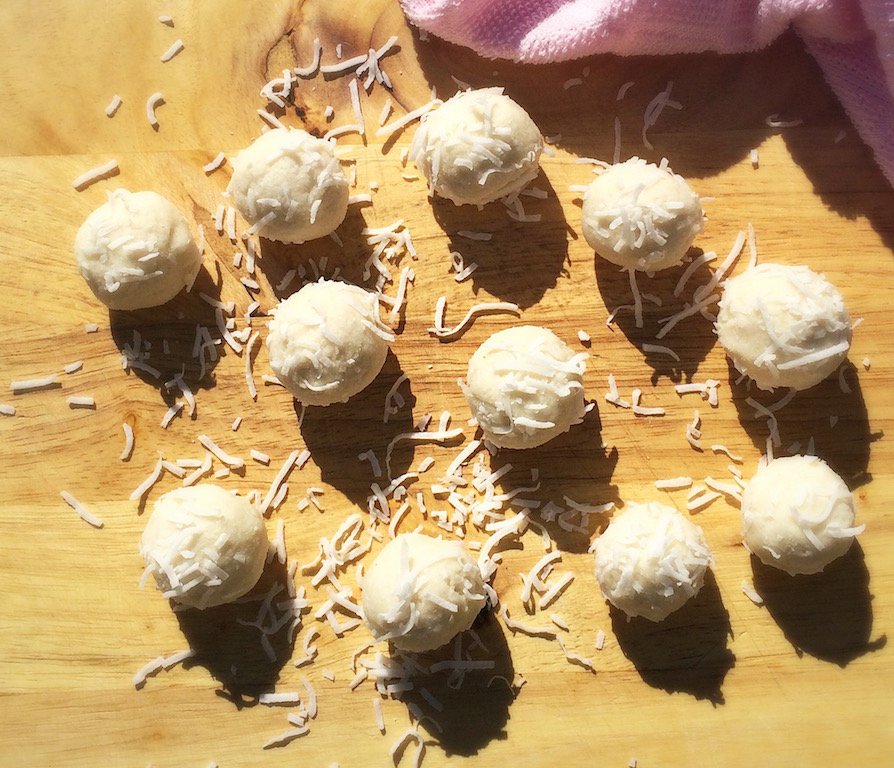 Raw coconut snowballs #paleo #vegan #yum