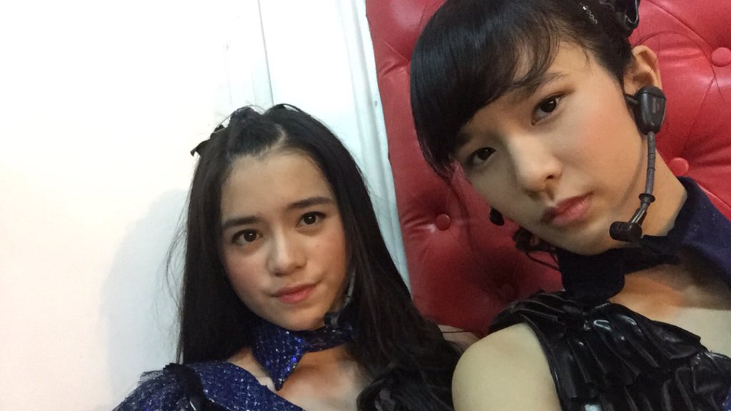 vankaaa_a's tweet photo. makasih buat theater hari inii ladies&amp;kids😛😛
tadi ada adek adek gen 4 yang lucu bangett! https://t.co/PVxDpLTQ6a