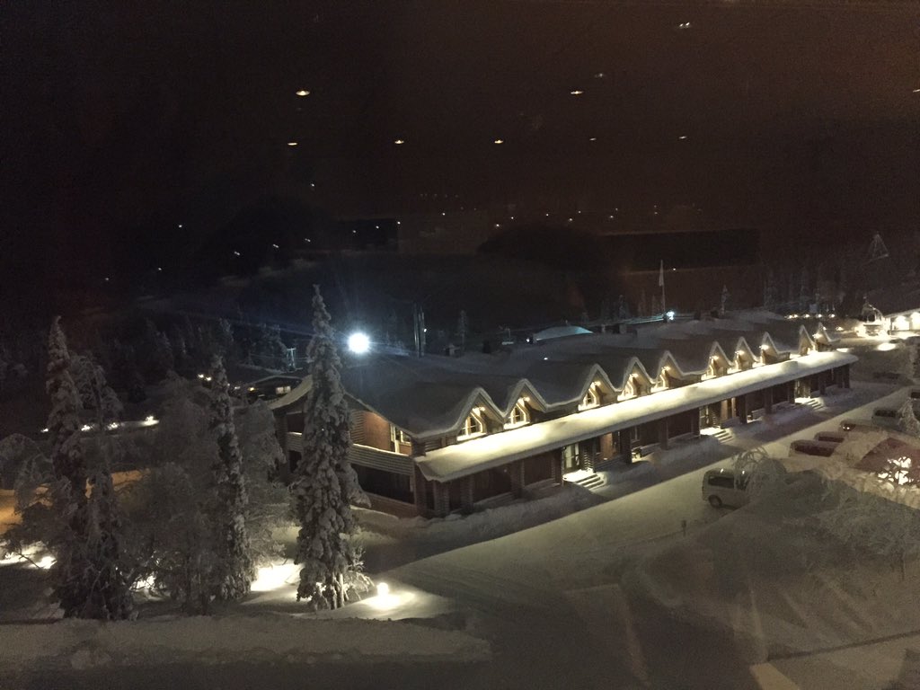 LisaGri's tweet image. Night and morning - both superb views! #snowbox #Lapland