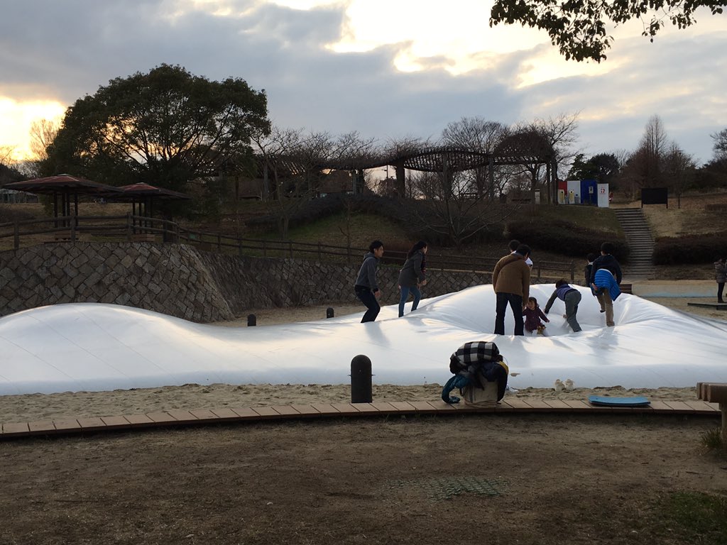 saaaile's tweet photo. 遊び始めパンパンやったのに帰り際空気抜けてきた😰原因絶対私たち…😨ww https://t.co/mbE7IlKY9f
