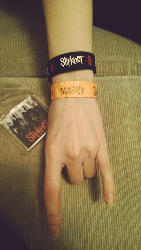 deadzombiehead's tweet photo. @slipknot in Moscow, yesterday, HOLY FUCKING FUCK

AMAZING!
life's never been so fucking great https://t.co/3OyxKgAYrP