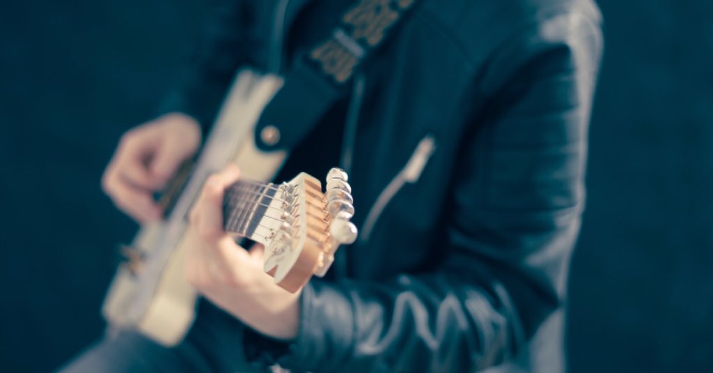 DirectPoly's tweet image. #listeningtomusic while studying have been proven to help you concentrate better and increase your memory.