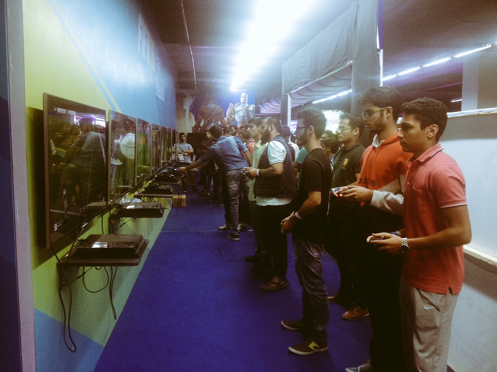 CampusTimesPune's tweet photo. Game on! At the @VideoGameFest #videogamefest #VGF16 https://t.co/BfazkjQJTH