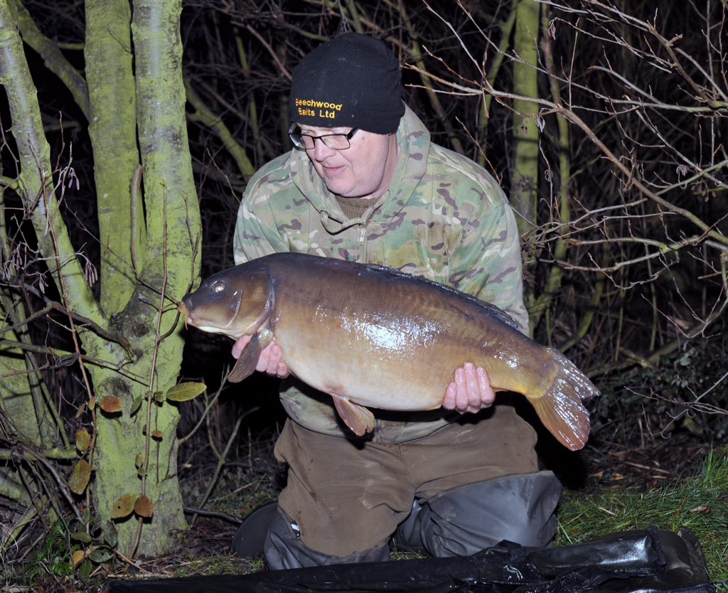 Four fish weekend! 17, 17.4, 22.12 &amp;23.8 using @beechwoodbaits #wintercarping #carp and still 3 hrs to fish ......