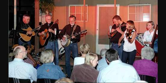 Pickers Circle open acoustic jam SUNDAY 3-6pm
FREE cover &amp; parking
HAPPY HOUR 3-9pm
$2 Domestic
$3 Wells
$4 Fireball