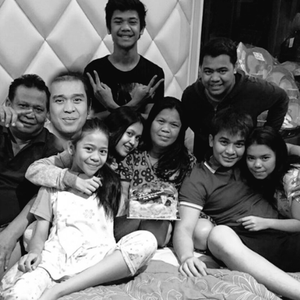 OlgaLovers_ID's tweet photo. Sedih liat foto ini masa yoganya diedit huhu @bangbily @renyreree 😣😭 https://t.co/WydwGG6pf5