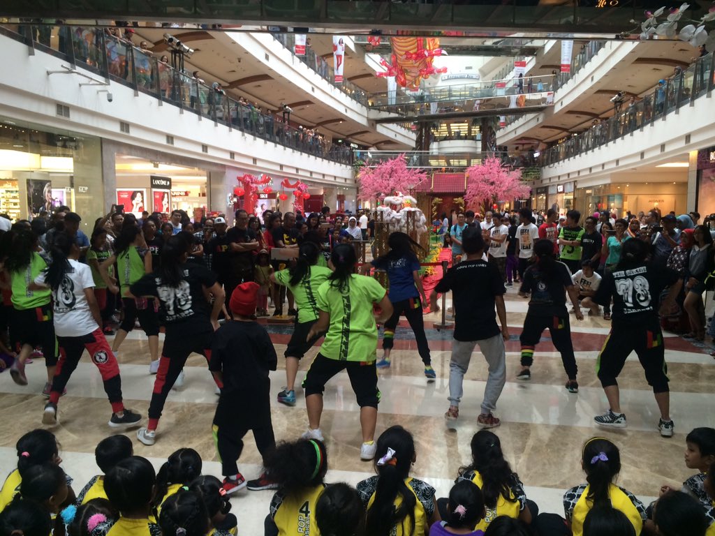 Happening now Animal Pop Dance at <a href="/pondokindahmall/">Pondok Indah Mall</a>