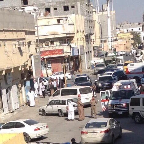 awaq2004's tweet photo. عاجل🔴
استشهاد رجلي امن اثر اطلاق النار عليهم في#سيهات اثناء تادية عملهم عند احد الصرافات الله يرحمهم 
  #القطيف https://t.co/kP8LjfVIbo