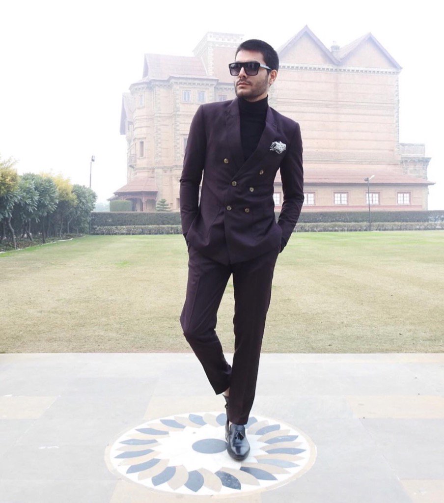 MenatMrButton's tweet image. Your Sundays need some sharp inspirations. #feelsharp #sundays #mrbutton