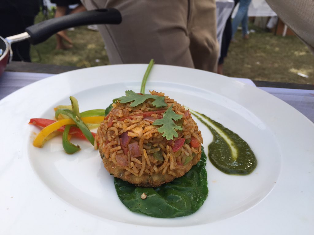 Er_PravinM's tweet photo. Here we are the runner up of Chef e Udaipur.........@rajatmogra 
@audacityiimu 
#Audacity16 https://t.co/DxT0VD7tby