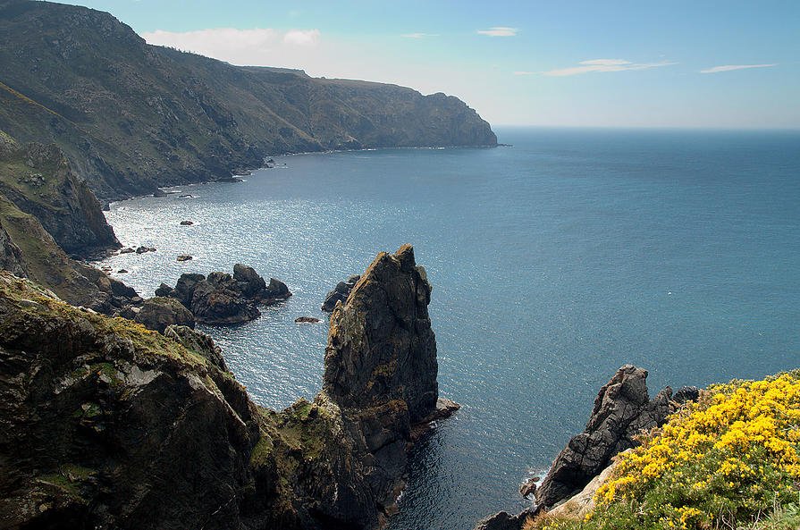 The key to happiness?.... <a href="/emmaseppala/">Emma Seppälä, Ph.D.</a> says model is "just plain wrong"  cbsn.ws/1PnekNw