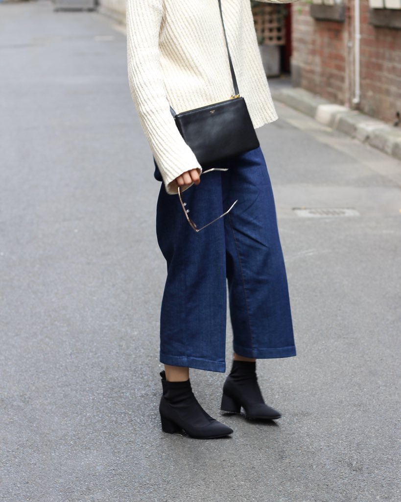 City wanders in new <a href="/KarenMillen/">Karen Millen</a> denim culotte love. New post up!