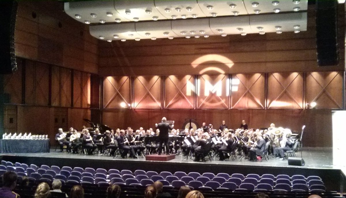 BynesetMK's tweet photo. Våre venner i @nidarholm i farta med Star Wars! BMK-ere i salen godkjenner musikkvalget 😍🎵 #tm2016 https://t.co/XZy2oklmvB