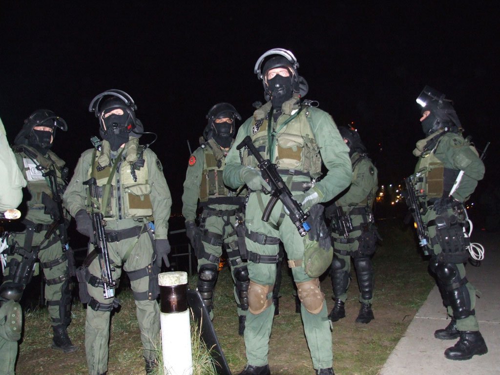 特殊部隊 精鋭部隊紹介 オランダ海軍海兵隊 第7特殊舟艇小隊 通称 7nl Sbs イギリス Sbsと深い協力関係にあり 有事の際には合同で作戦を行うこともある 部隊規模は小規模だが テロ対策や機雷処理でも高い能力を有している 特殊部隊 T Co