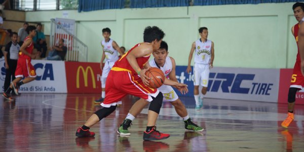Kalahkan Telkom, Unpad Rebut Satu Tiket Nasional ligamahasiswa.co.id/menangi-laga-k… #LIMABasket <a href="/TimBasketUNPAD/">UNPAD Basketball</a>