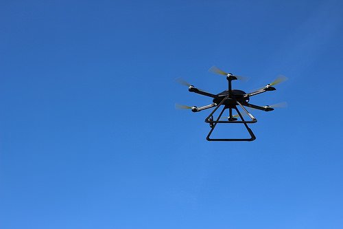 drone_borg's tweet photo. 国内、ドローン規制に関する航空法改正案が衆院本会議を全会一致で通過 - @drone_borg https://t.co/Lk1x5ZkyNl #dronenews #drones #drone https://t.co/nIN8Sdi4sf