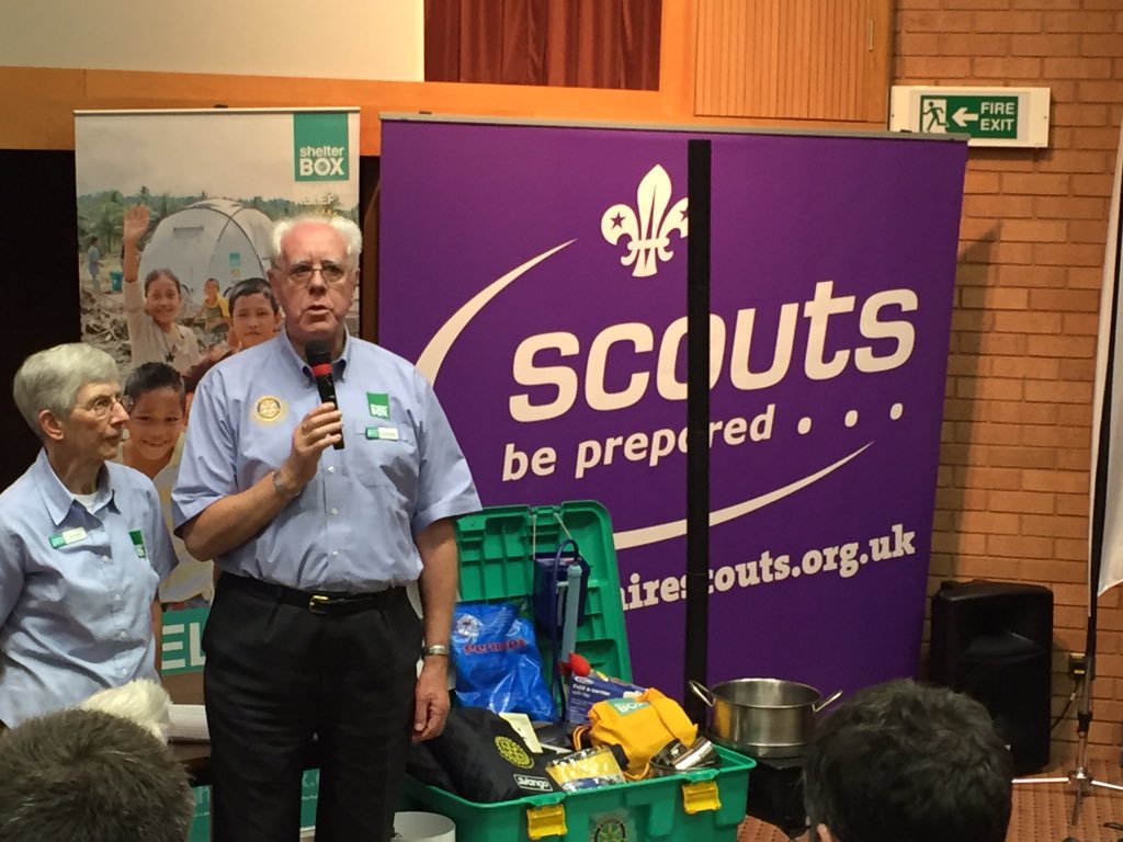eddie2ward's tweet image. Great to see @NW_Hunt hand over a cheque to support @ShelterBoxUK at #NWPanelDay #scoutshelpothers