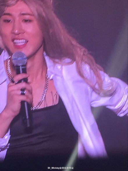 PARK BOMBBB tweet media